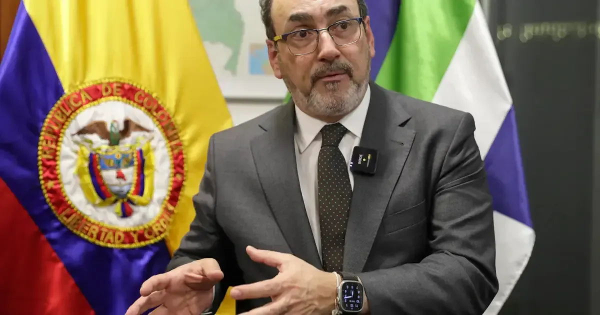 La caída de la inversión privada en Colombia afecta las condiciones económicas del país.