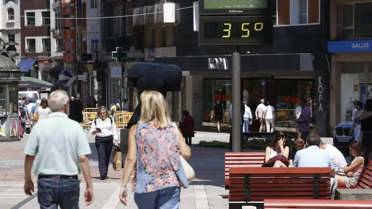 Este domingo, temperaturas elevadas preceden la llegada de lluvias y tormentas en Asturias.