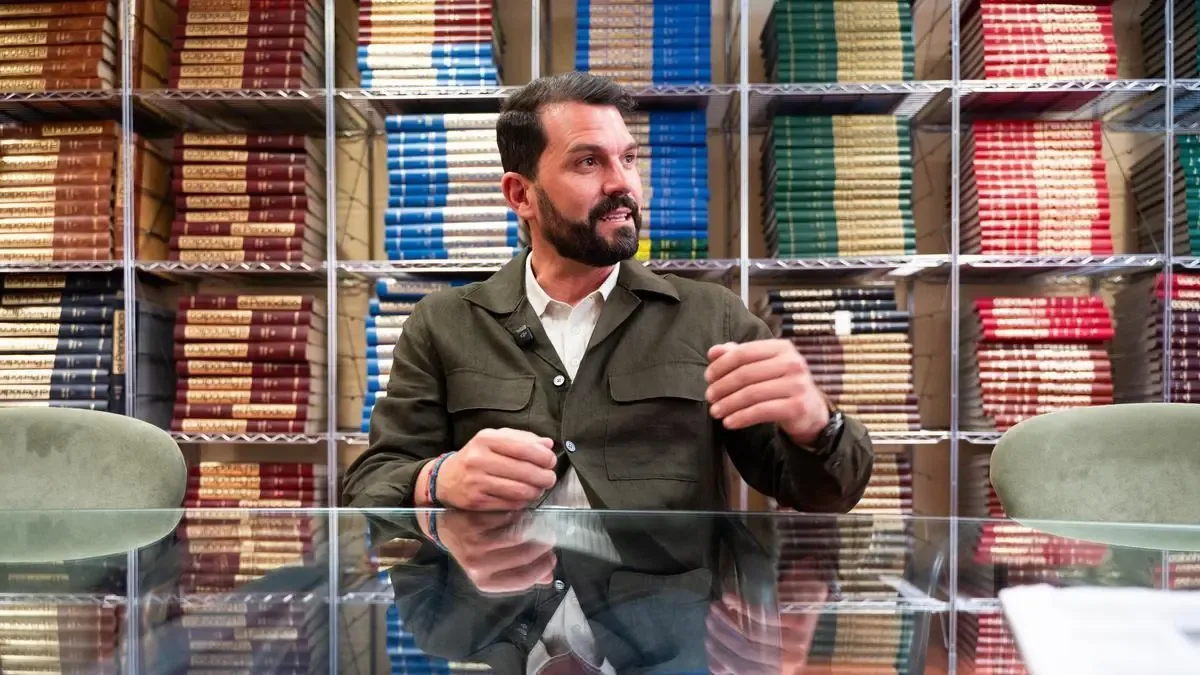 El nuevo líder del PSOE busca recuperar la confianza ciudadana tras años difíciles.