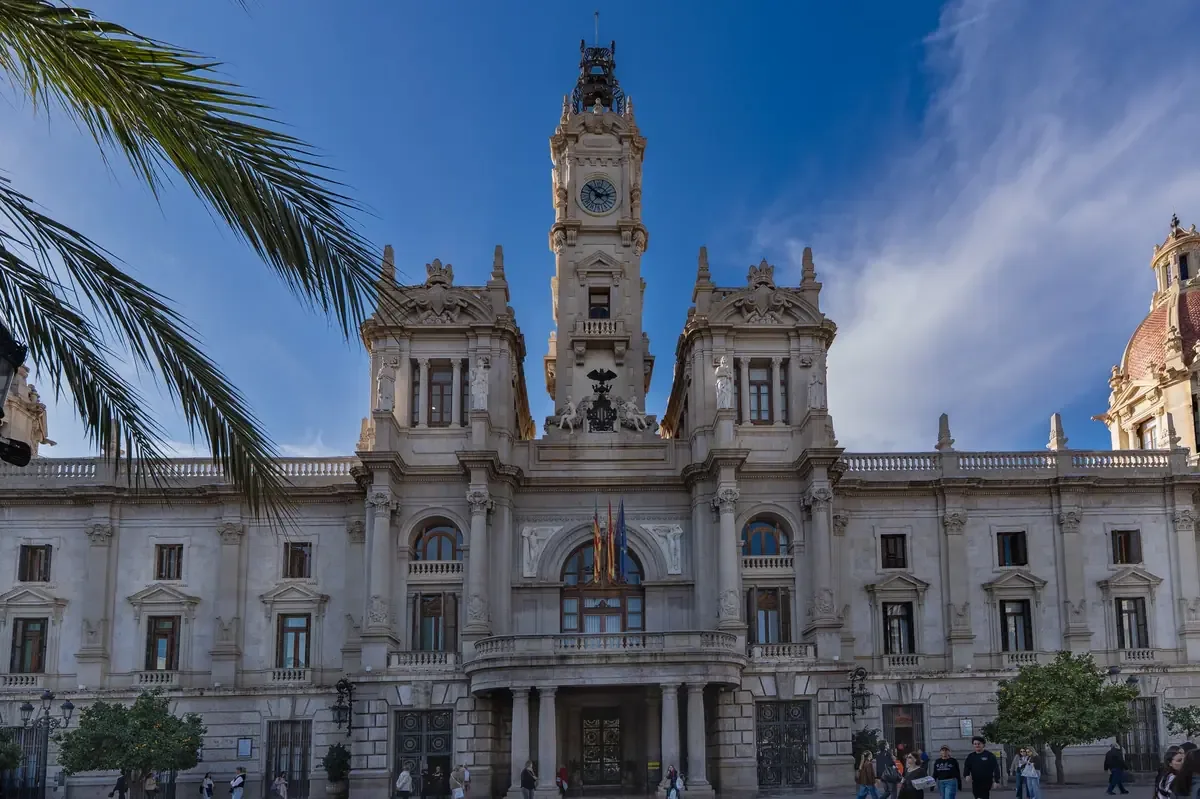 El alcalde de Valles, David Medina, anticipa reestructuración en su gabinete ante la reducción de recursos.