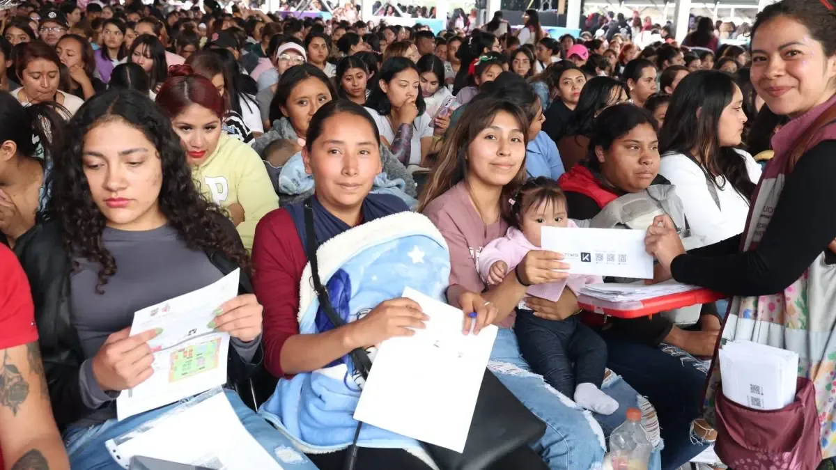 La CDMX implementa visitas domiciliarias para facilitar el registro a cuatro programas de bienestar social.