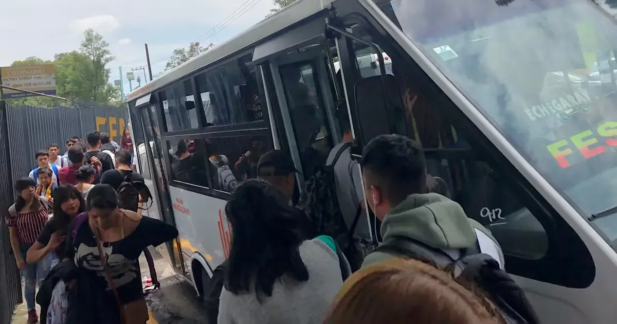 Las nuevas reglas impactarán a estudiantes y personas con discapacidad que usan el transporte público en Puebla.