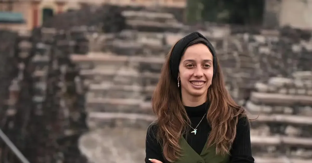Su habilidad para conectar y construir relaciones es vital para el futuro del partido.