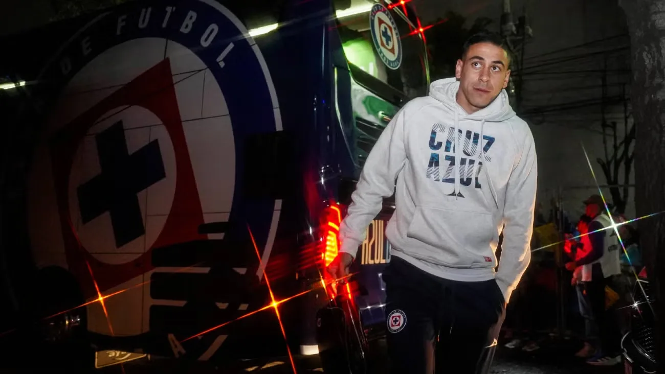 Camilo Cándido, lateral uruguayo, durante su entrenamiento en La Noria.