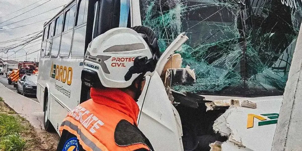 Un accidente en la carretera 200 deja varios heridos y afectan la movilidad en la zona.