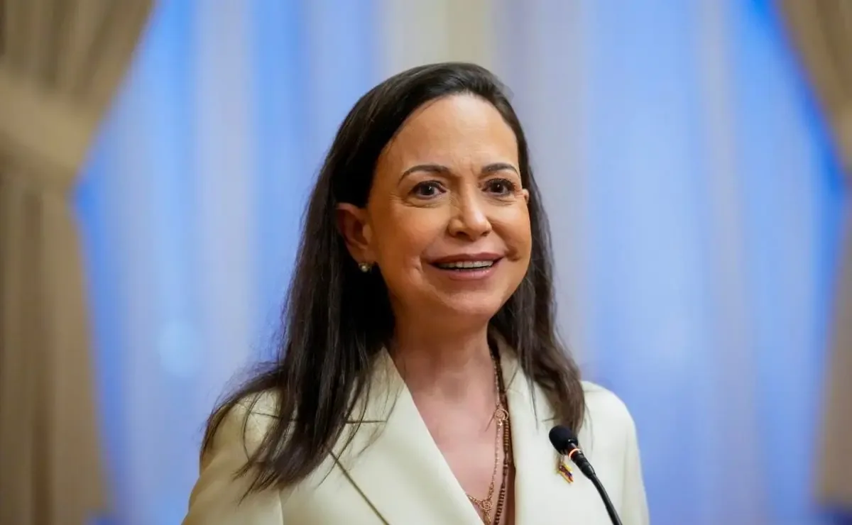 Campañas electorales se intensifican en Colombia y oposición se reorganiza en Venezuela.