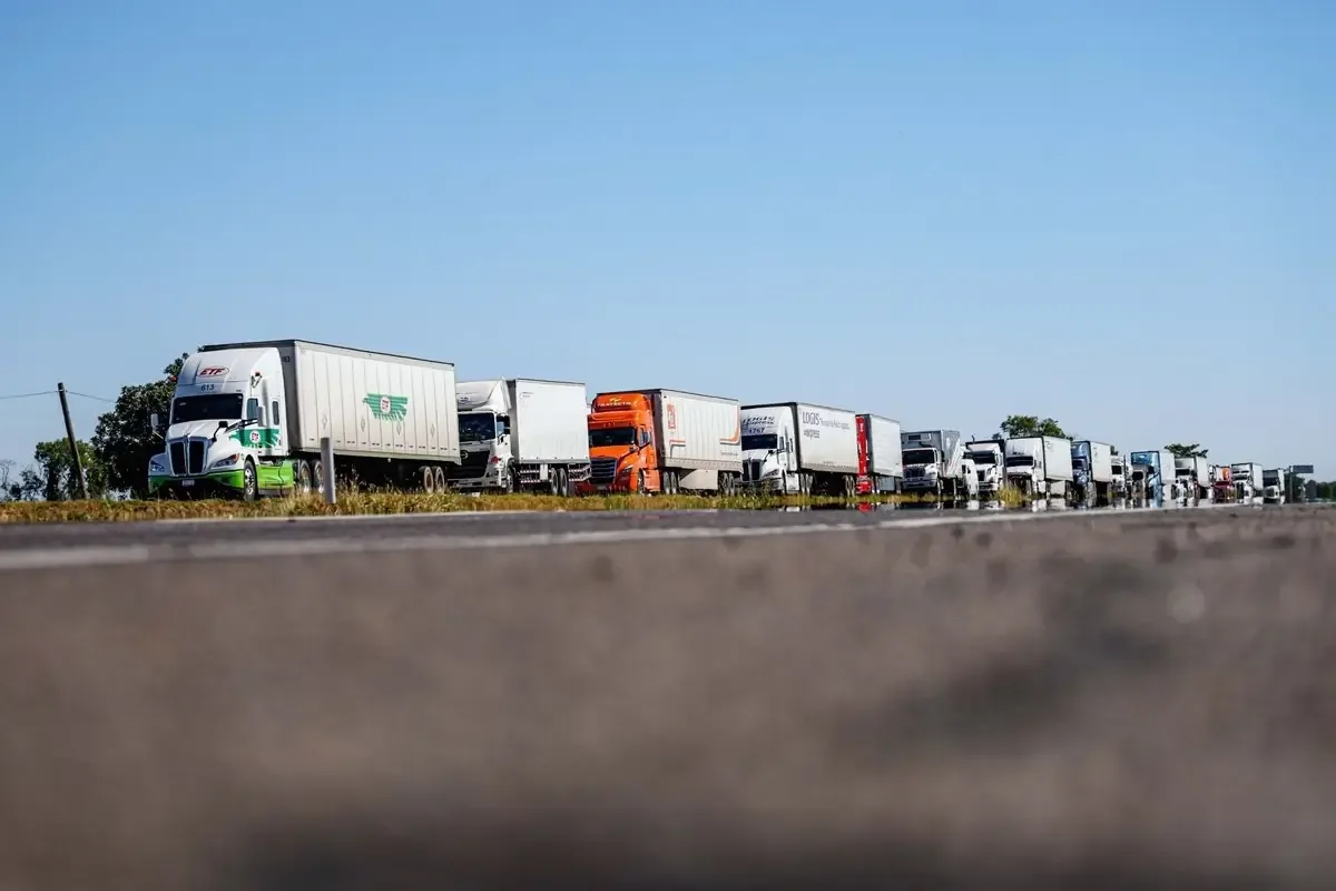La Cámara Nacional del Autotransporte de Carga busca mejorar la seguridad en carreteras y la infraestructura del transporte en el país.