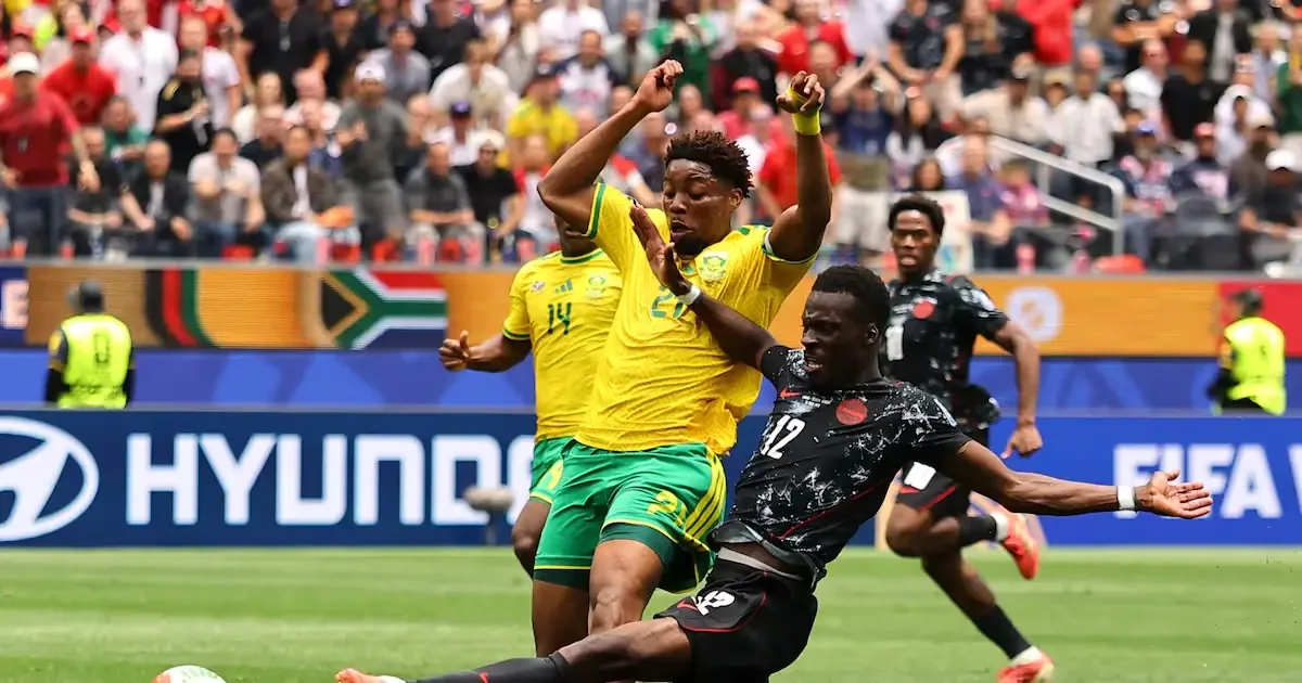 El equipo canadiense se clasifica tras vencer a Sudáfrica en un emocionante encuentro.
