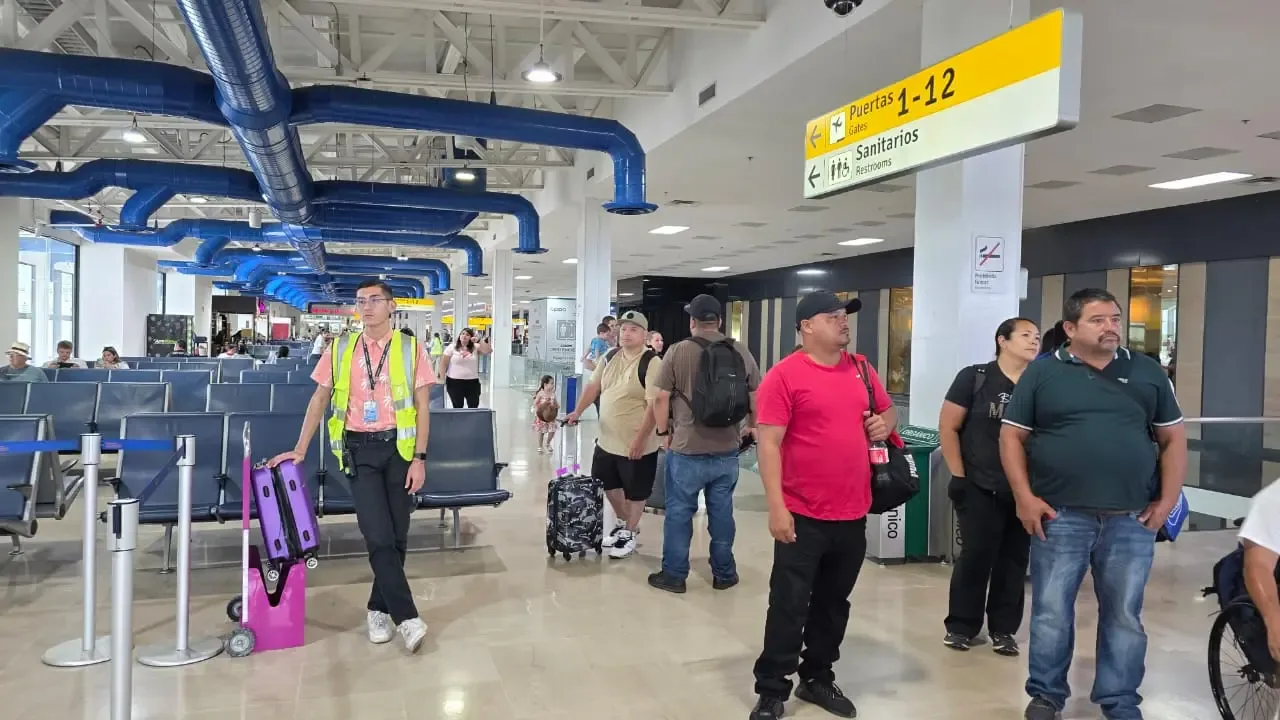 Cancelaciones en vuelos de Puerto Vallarta por tormenta invernal en América del Norte.