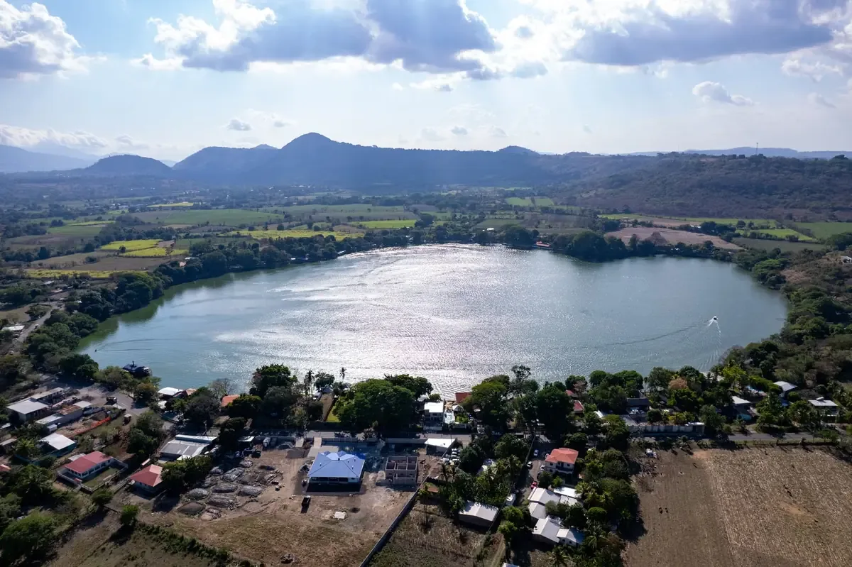 La cancelación del permiso a Hoganza deja dudas sobre derechos territoriales y el futuro de las tierras ejidales.