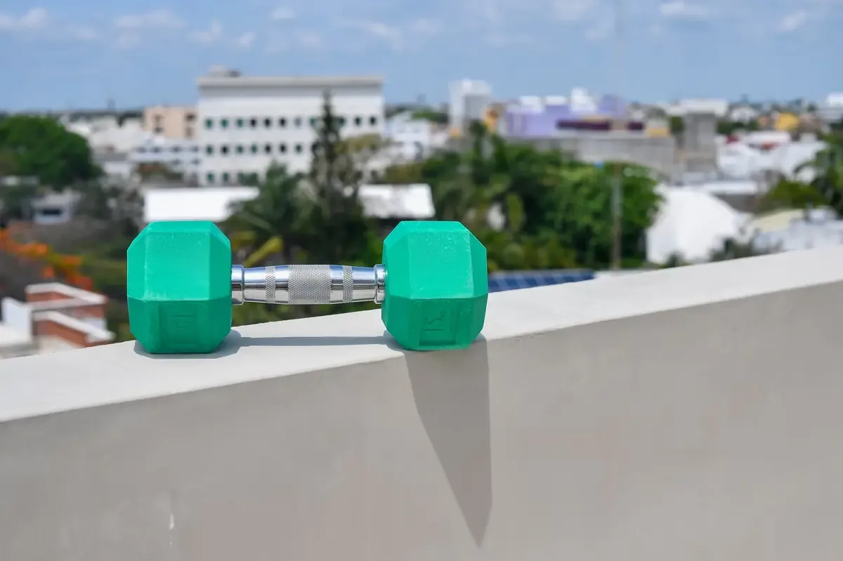 El nuevo gimnasio en Cancún busca mejorar la inclusión y el desarrollo deportivo entre paratletas.