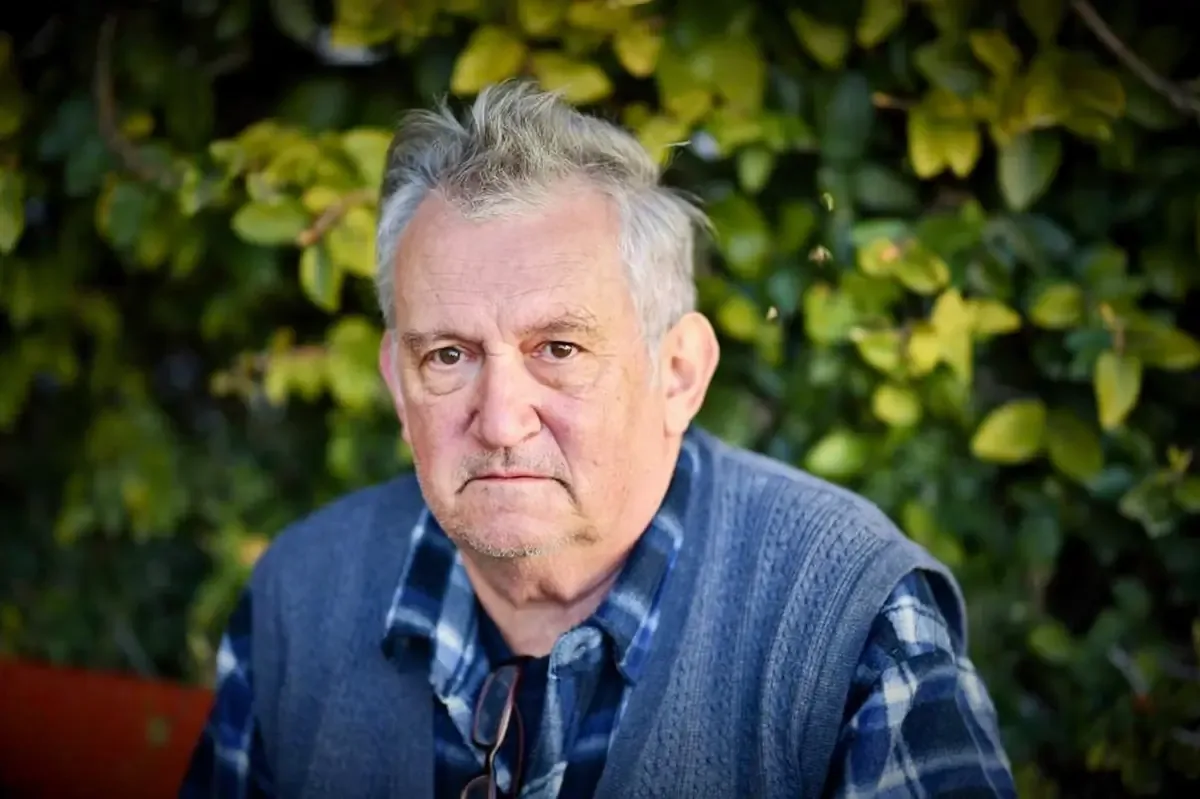 Graham Platner enfrenta llamados a retirarse tras denuncias de agresión sexual.