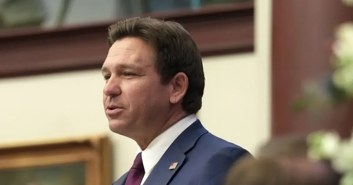 Florida elige nuevo gobernador después de ocho años; diez republicanos buscan suceder a Ron DeSantis.