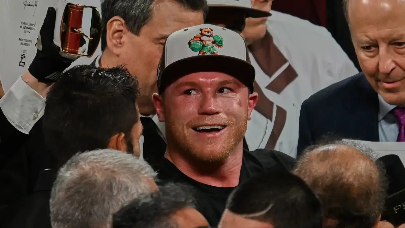 Canelo Álvarez en un evento de boxeo tras su última derrota.