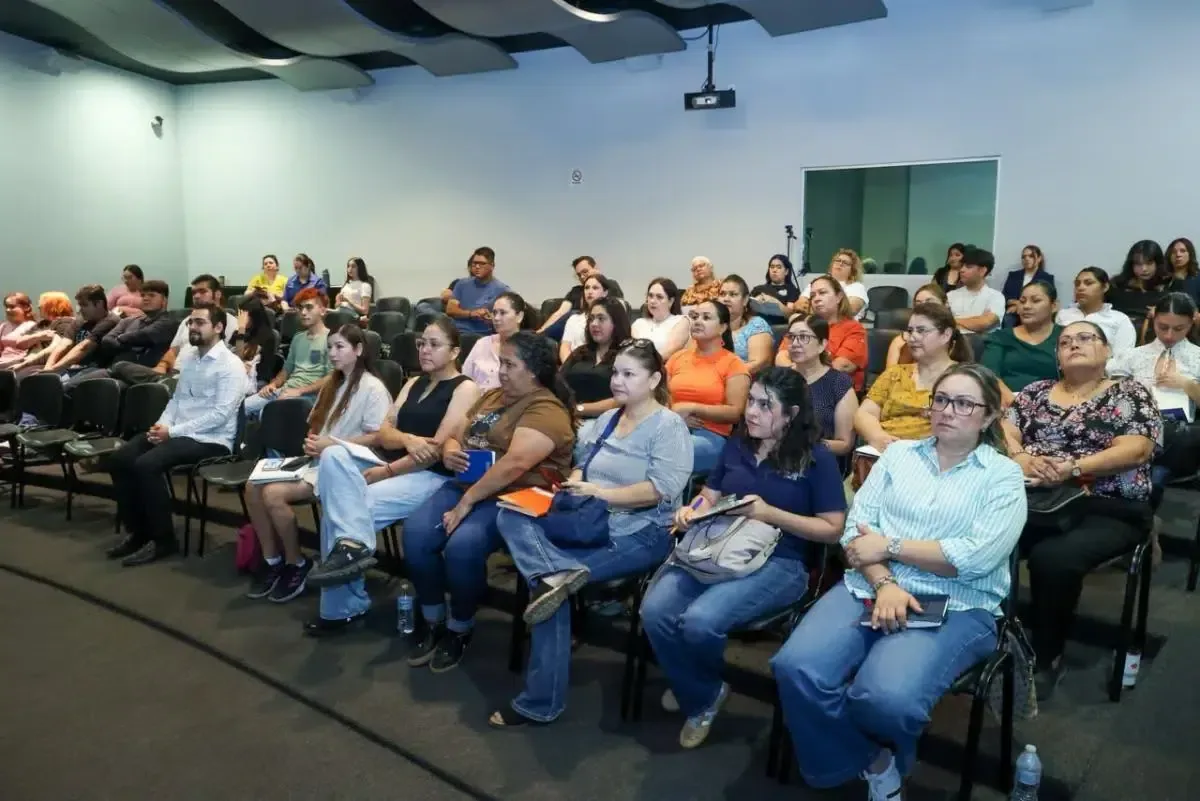 Más de 90 emprendedores reciben formación para cumplir normativas sanitarias y mejorar sus negocios.