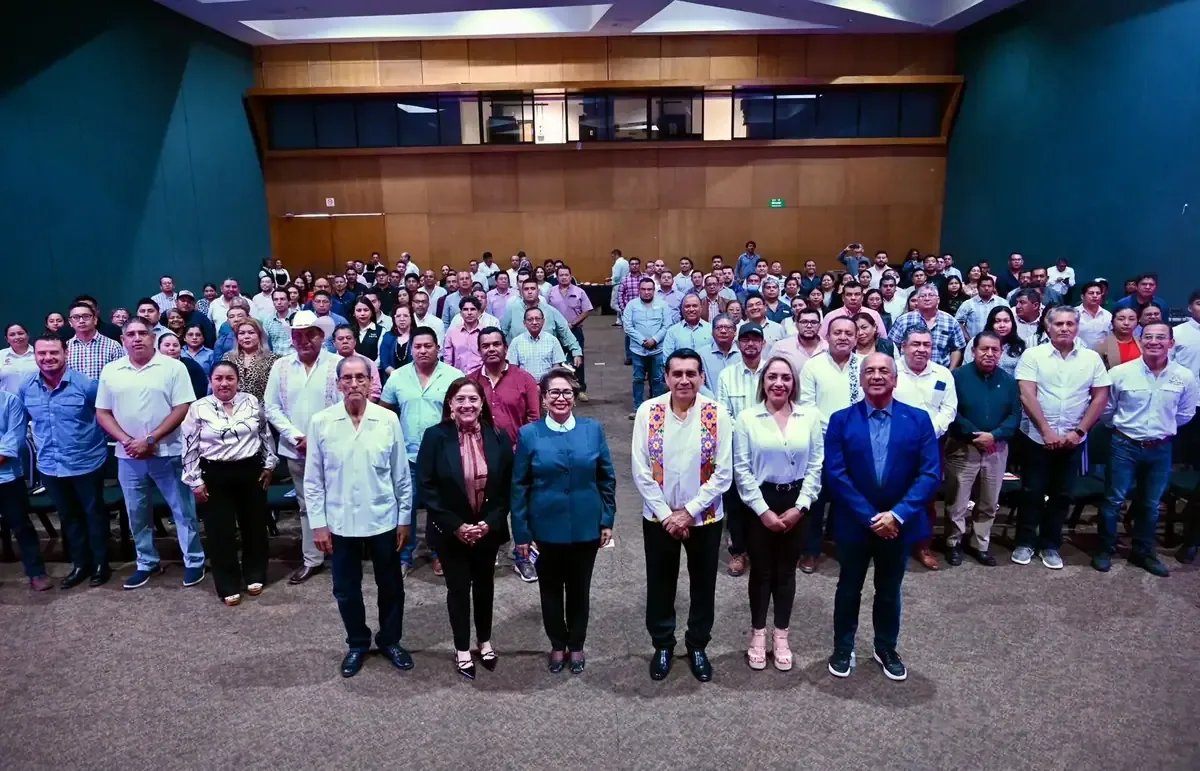 Capacitación en Coatzacoalcos fortalece la administración pública y la transparencia en el uso de recursos.