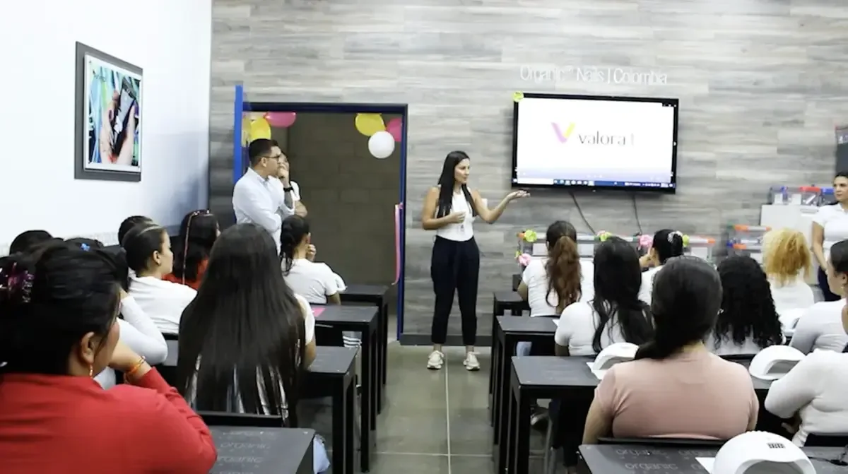 Más de 300 mujeres privadas de la libertad acceden a formación técnica y oportunidades laborales.