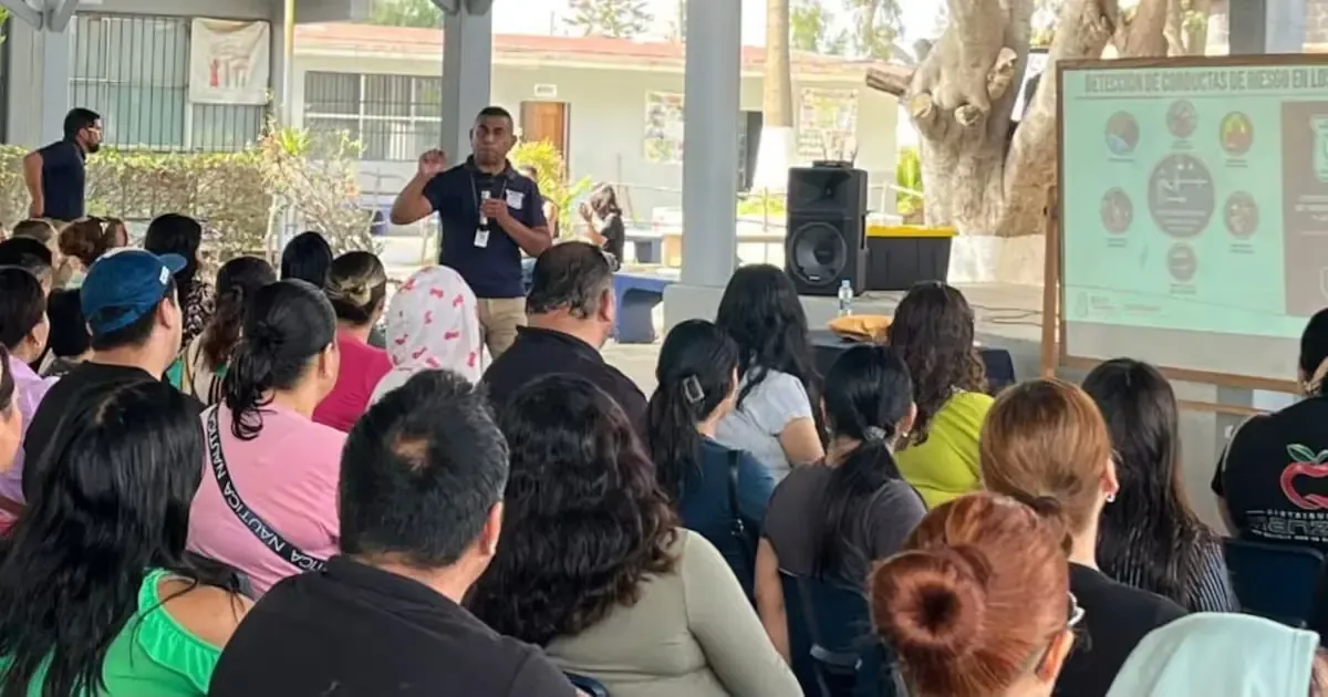 La capacitación busca fortalecer la seguridad en las escuelas de Ensenada y fomentar la colaboración familiar.