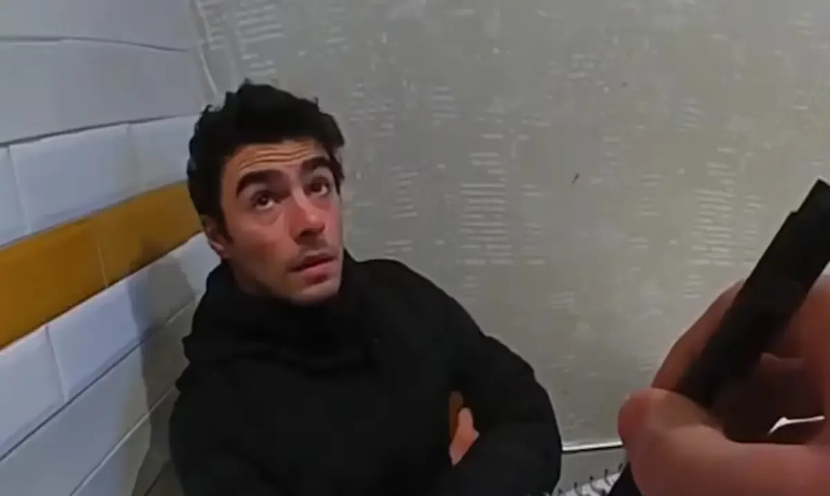 La toma de los videos de la captura de Mangione revela detalles sobre su detención tras un crimen importante.