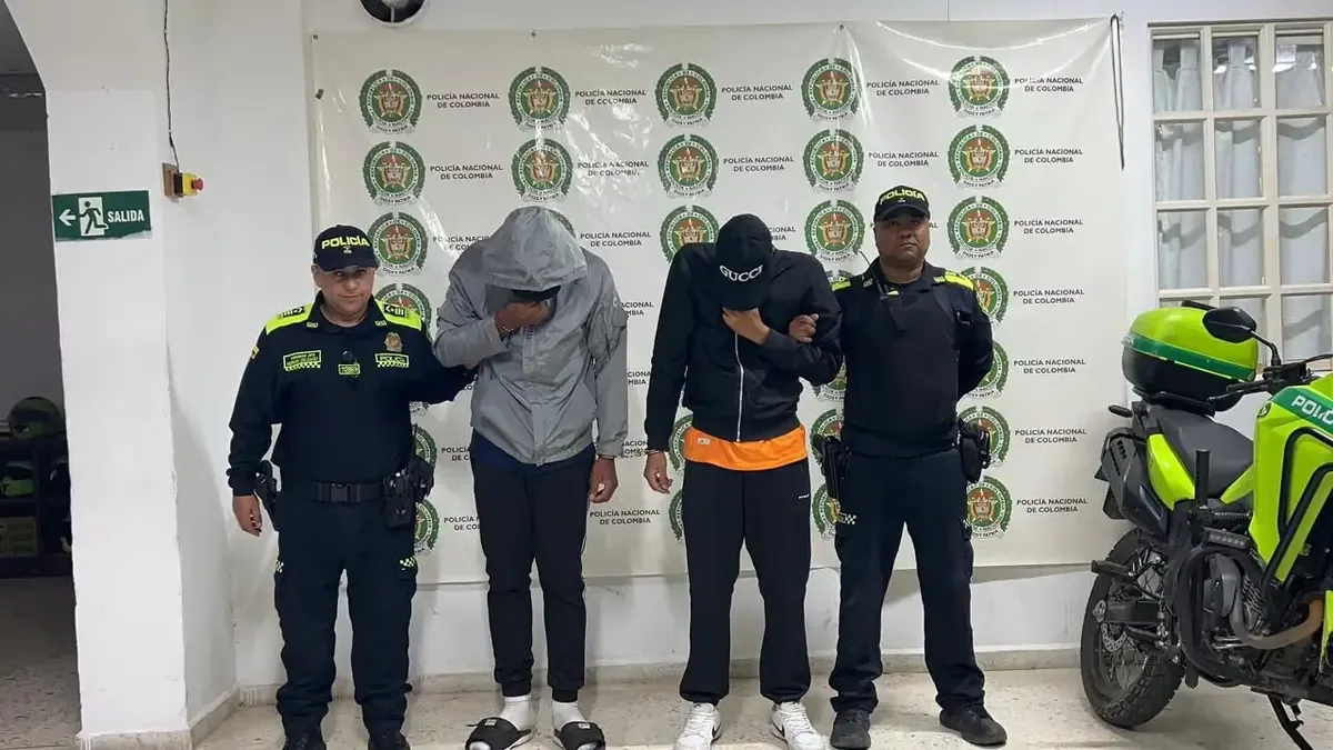La rápida reacción policial permitió la recuperación de una carga de café valorada en más de 12 millones de pesos.