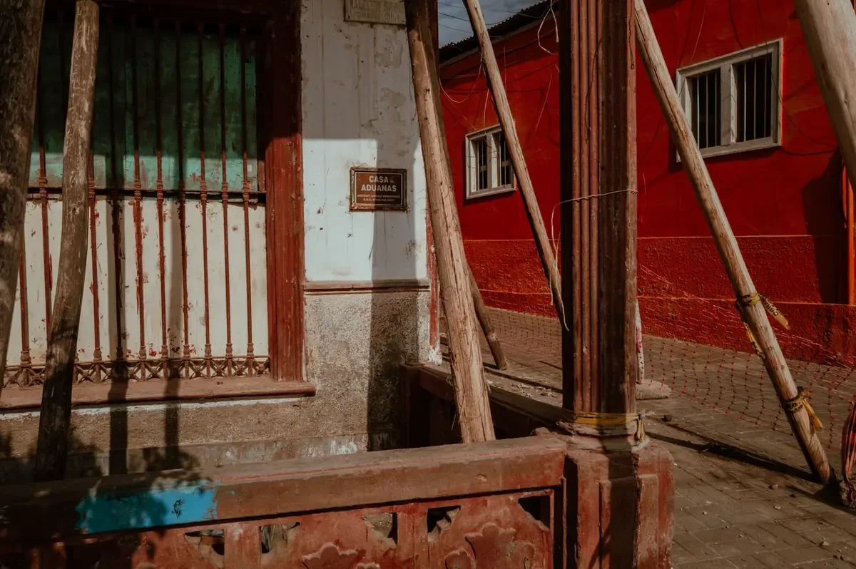 La presencia de uniformados generó inquietud entre vecinos sobre posible invasión a la privacidad.