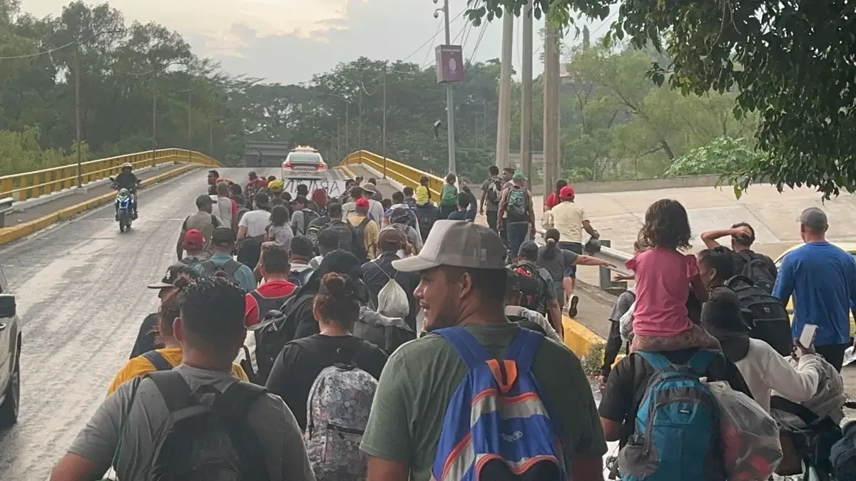 Migrantes buscan reunirse con sus familias en la frontera norte de México.