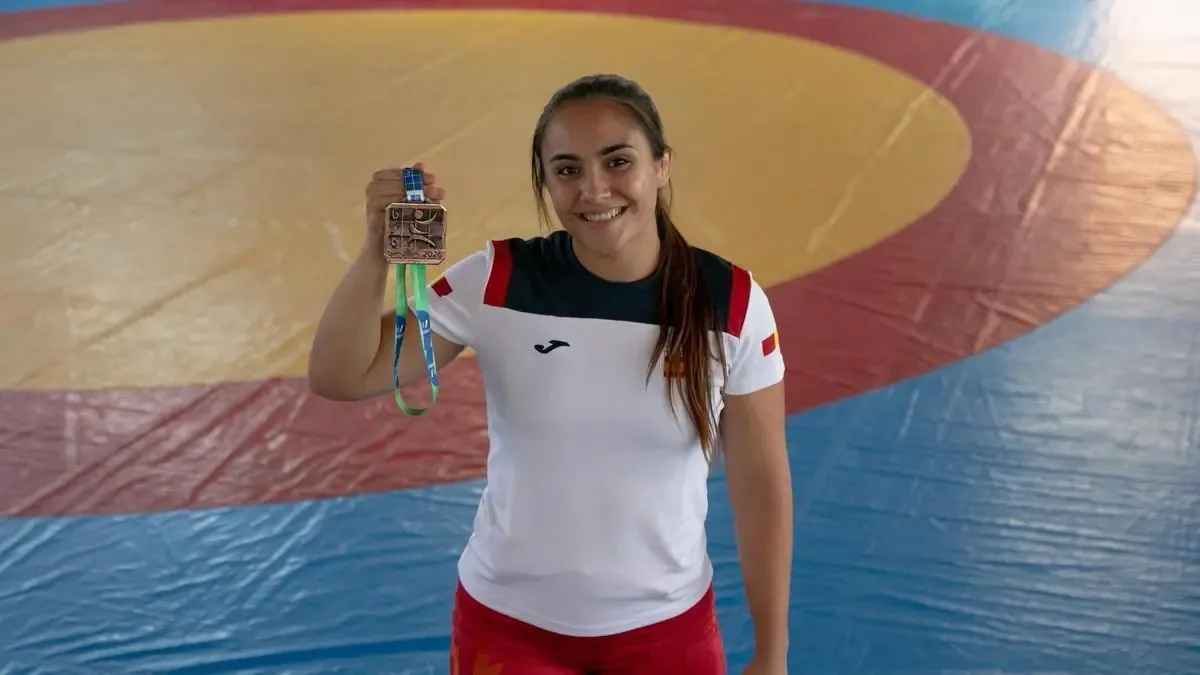 La luchadora Carla Lera comparte su experiencia entre lesiones y logros en el deporte.