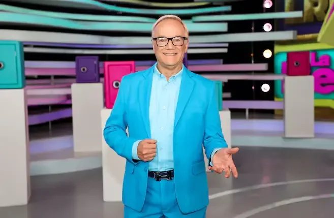 El presentador colombiano comparte su historia sobre ser padre joven y el apoyo familiar que lo ayudó en su camino.