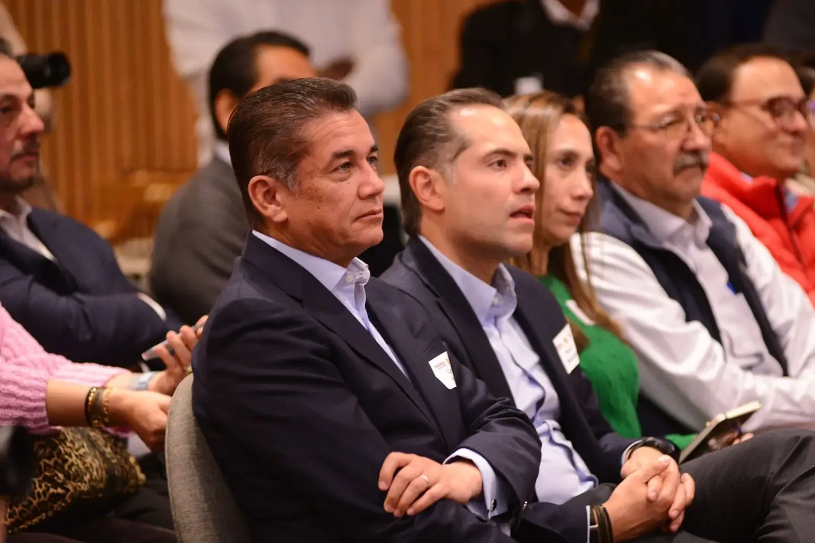 Carlos Puente Salas y líderes de Morena y PT firman alianza por 2027.