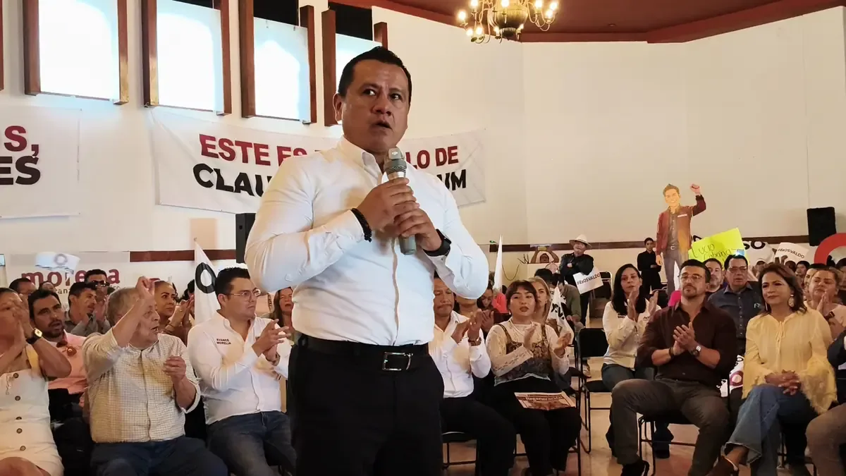 El líder de Morena en Michoacán llama a reforzar el trabajo territorial ante el vuelco de las redes sociales.