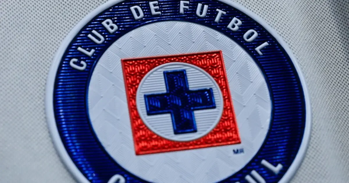 Carlos Vargas durante un entrenamiento con el equipo Cruz Azul.
