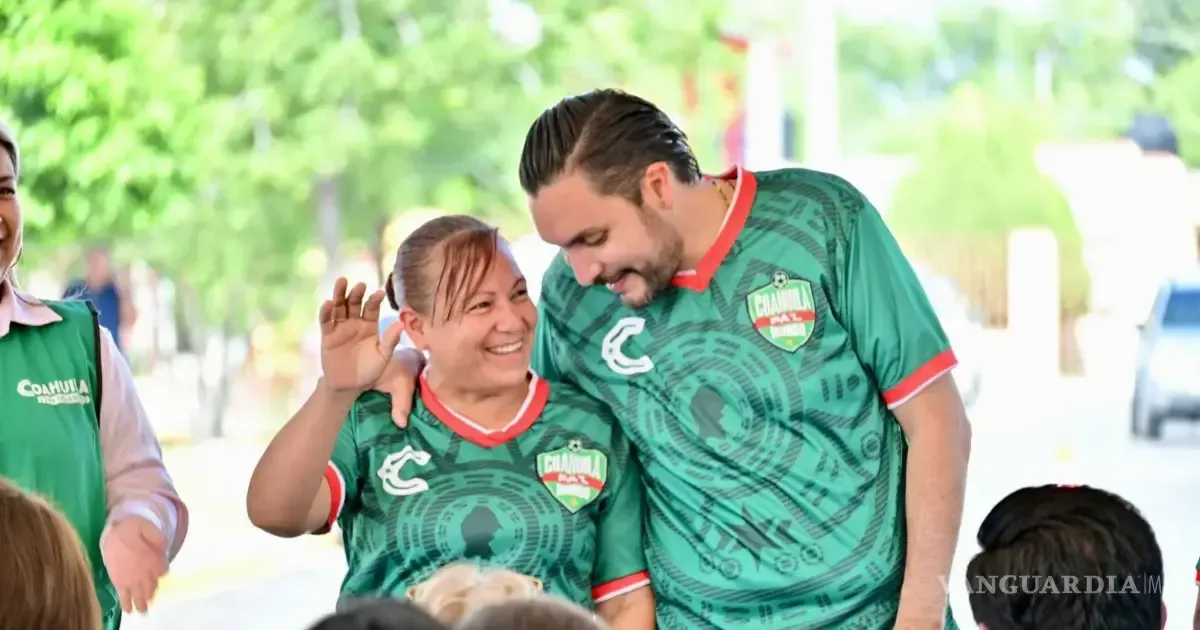 El alcalde enfatiza su compromiso con el desarrollo y bienestar de la ciudad mientras considera su futuro político.