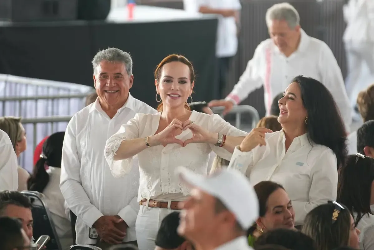 La alcaldesa de Nuevo Laredo considera participar en las elecciones desde otra posición en el futuro.