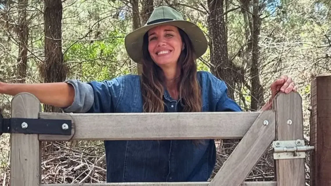 Carolina Prat comparte su viaje creativo, combinando familia y proyectos en diseño y bio arquitectura.