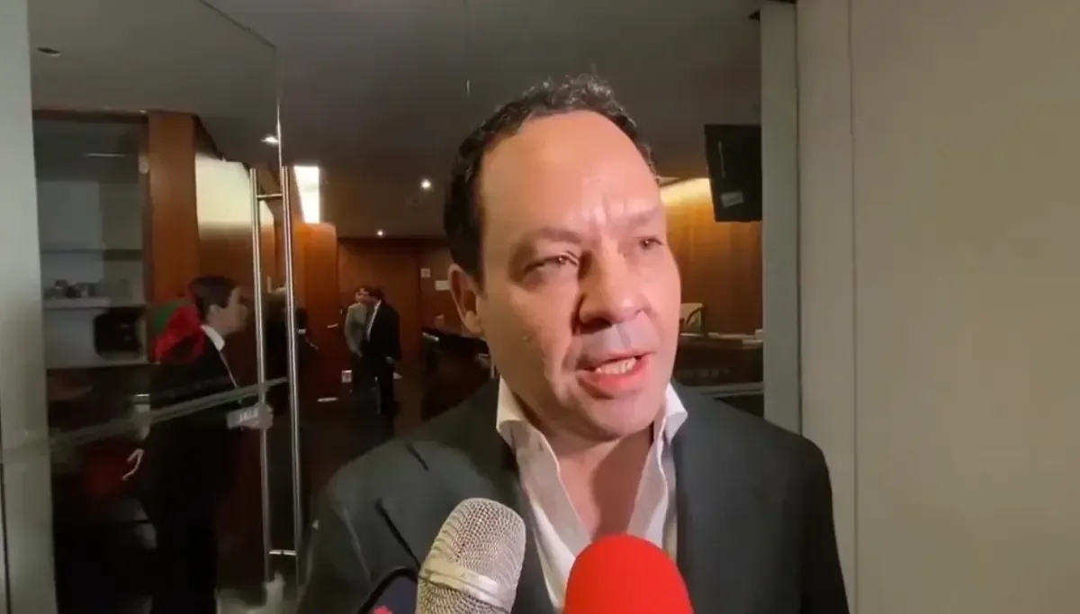 El coordinador de senadores de MC afirmó que el PRI no puede liderar una alianza opositora.