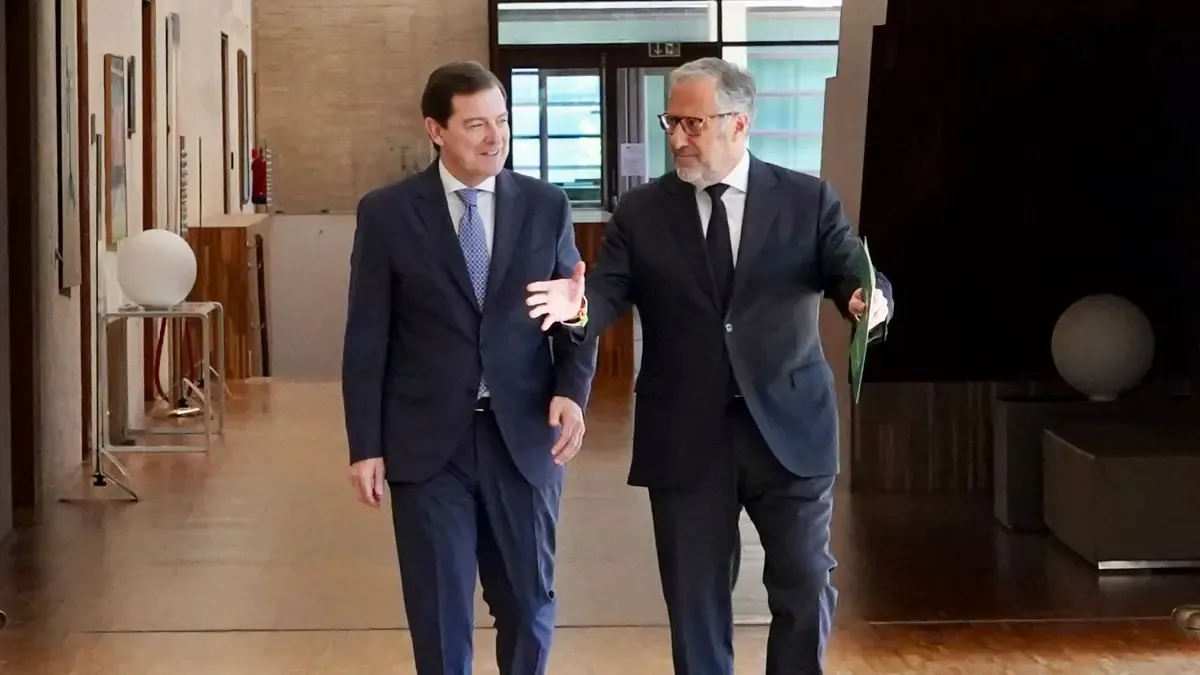 La Junta cuestiona la asignación de 833 menores y defiende sus competencias.