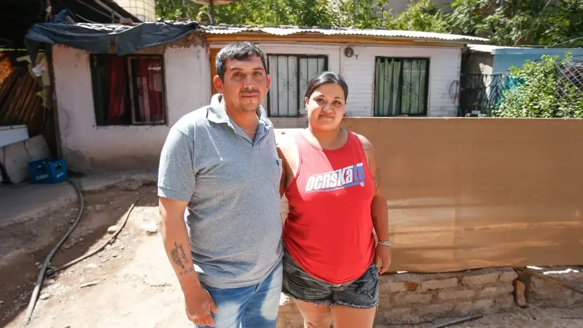 Catorce familias deben mudarse para dar paso a la nueva obra de transporte en Mendoza, haciendo realidad el sueño de ser propietarios.
