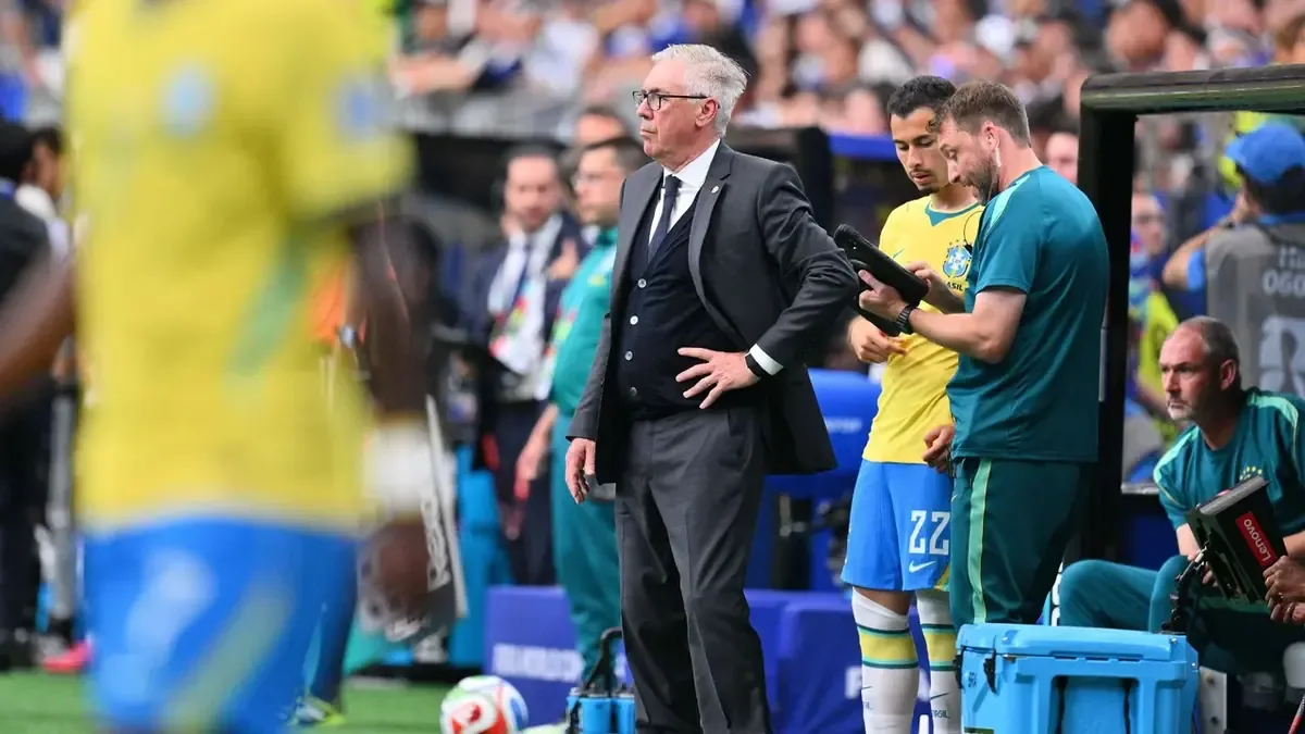 La Confederación Brasileña de Fútbol ratifica la continuidad de Carlo Ancelotti tras la eliminación en el Mundial.