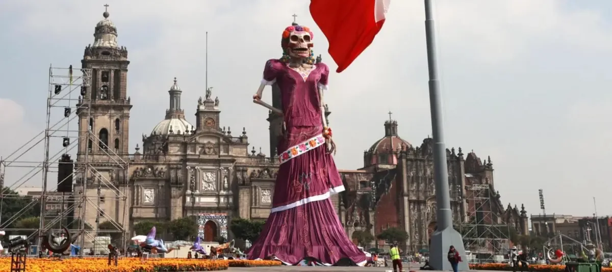 La celebración del Día de Muertos se desarrolla con un amplio dispositivo de seguridad en la capital.