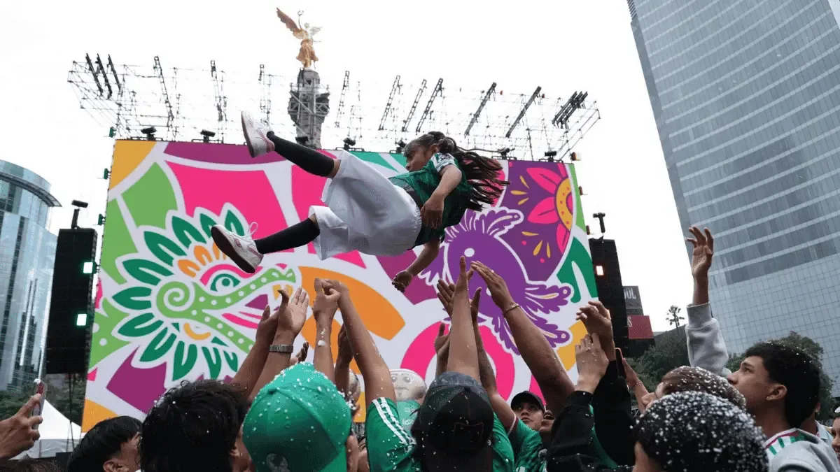 La ciudad implementa pantallas y conciertos para evitar aglomeraciones y que todos disfruten del evento.
