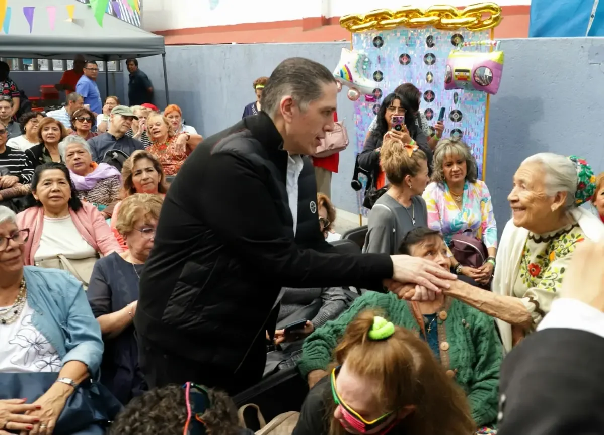 La celebración incluyó actividades culturales y cursos para mayores de 55 años.