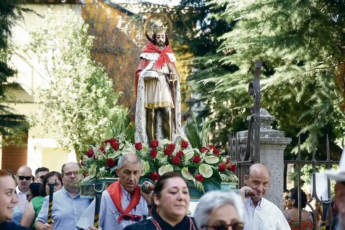 Las fiestas de San Luis ofrecen un amplio programa que combina tradición, música y actividades para toda la familia.