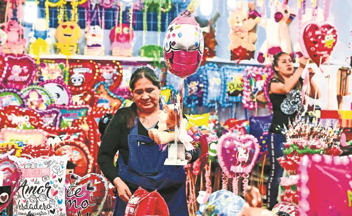 Celebración del Día del Amor y la Amistad impulsa la economía en CDMX.