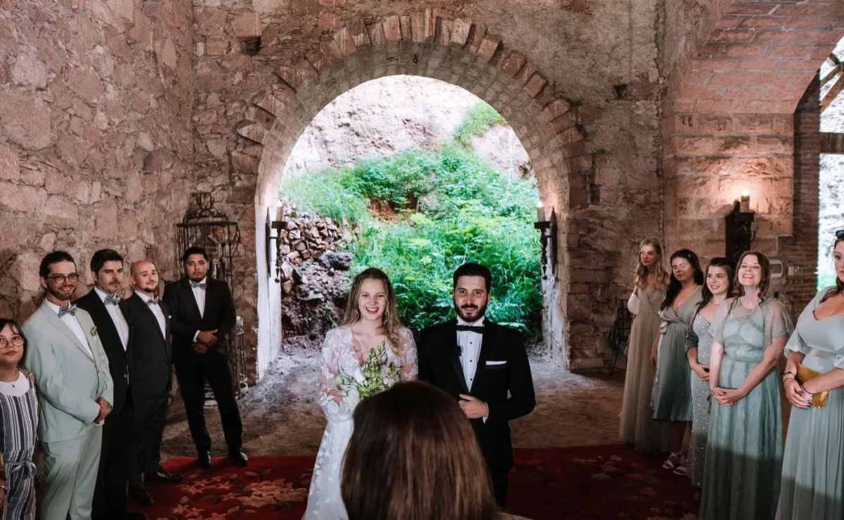 Celebraciones de bodas y XV años impulsan la economía de Querétaro.