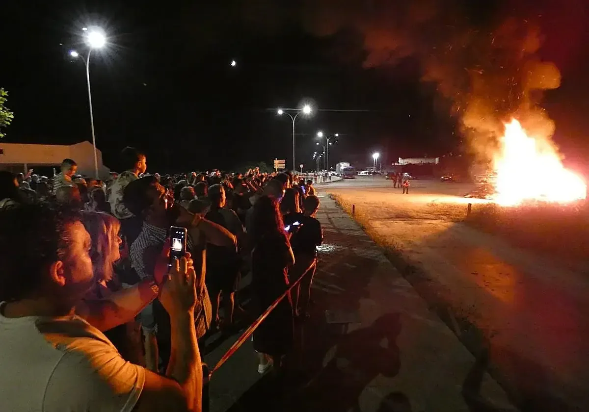 Muchas localidades suspenden sus hogueras de San Juan por el riesgo de incendios.