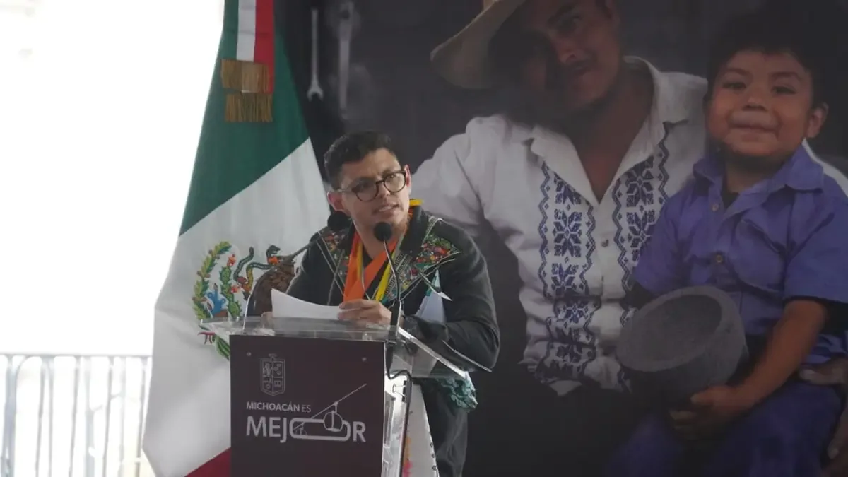 El evento destaca la importancia cultural y económica de los artesanos en Michoacán.