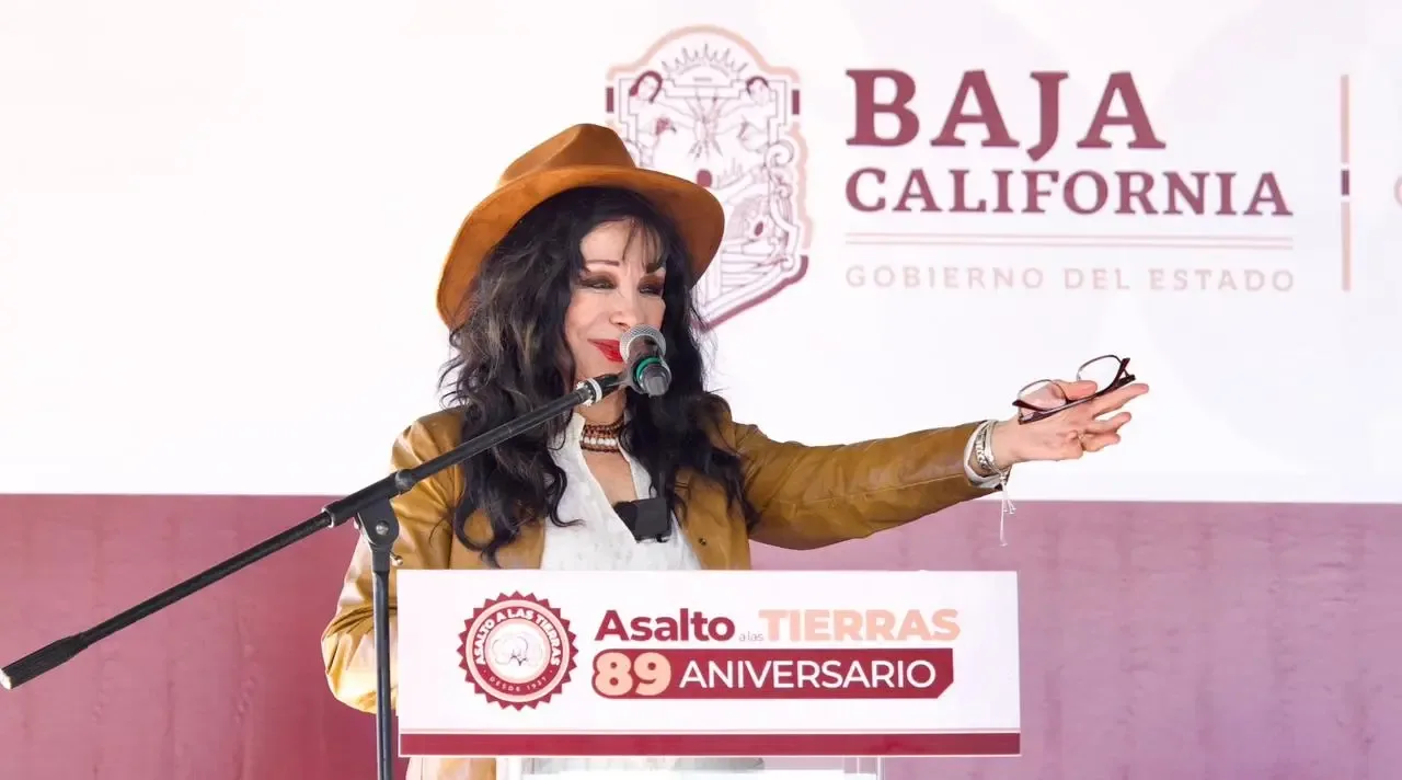 "Ceremonia en honor a los líderes agrarios en Mexicali."