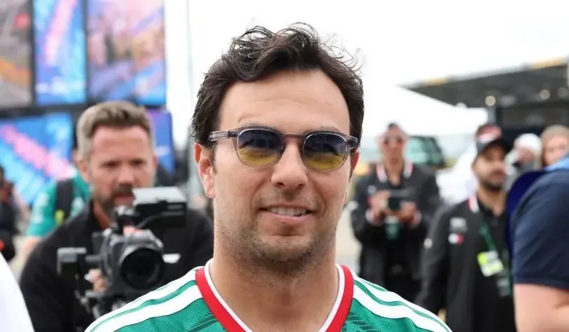 El piloto mexicano muestra su apoyo y gratitud hacia la selección tras su salida del torneo.