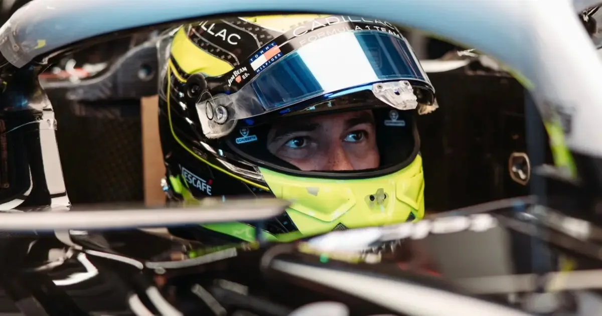 El piloto mexicano buscará superarse en próximas carreras tras clasificar en una posición baja.