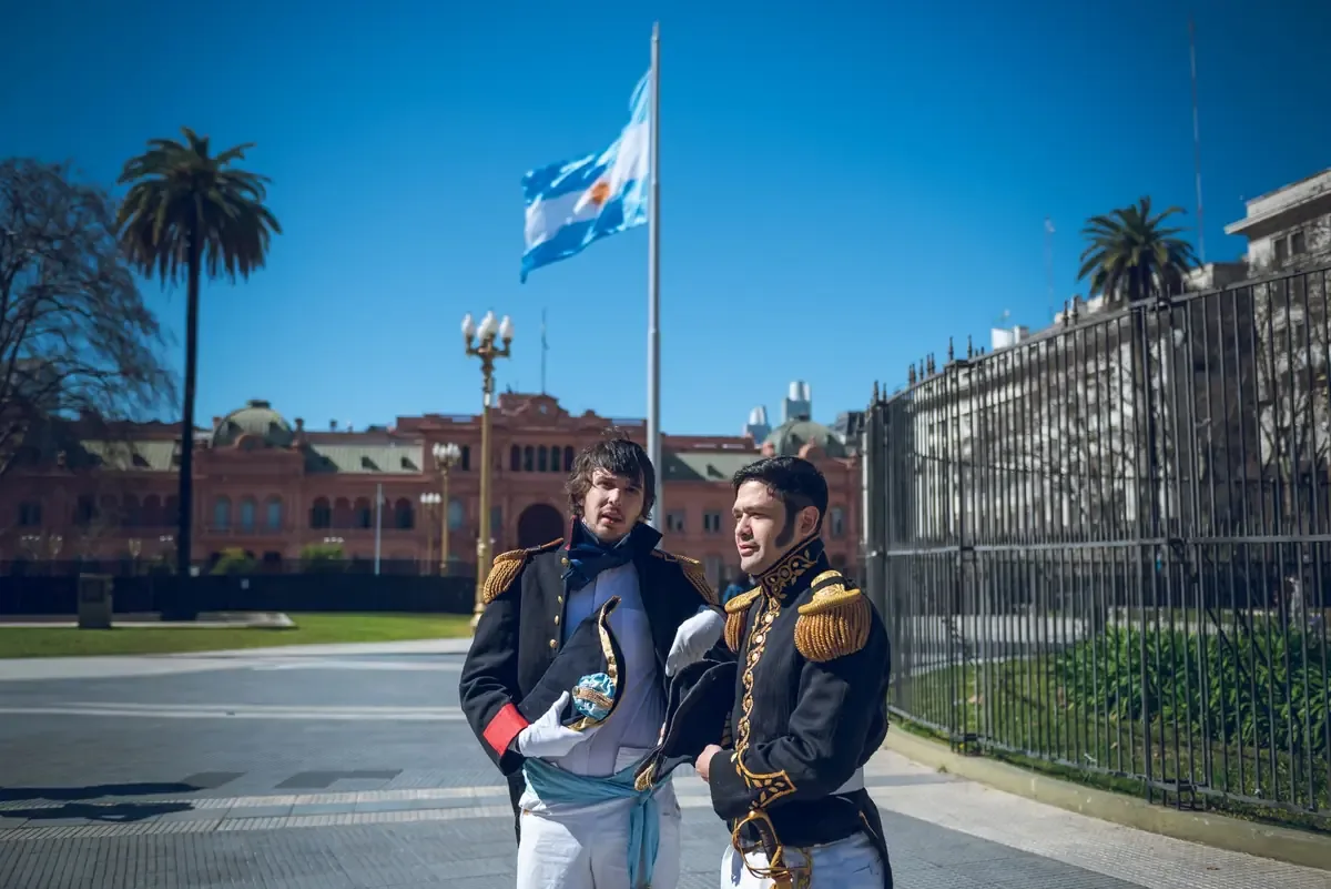 La iniciativa busca acercar a los jóvenes a la administración y promover la transparencia gubernamental.